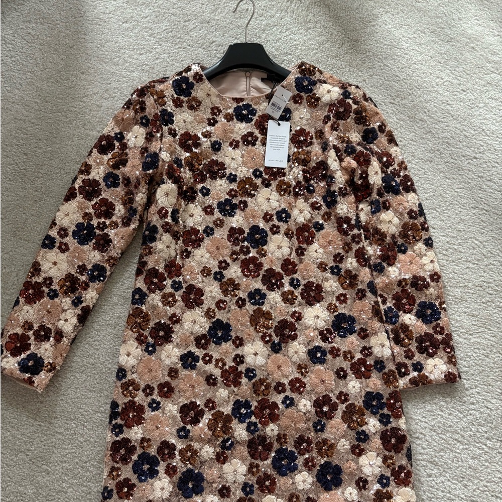 Ann Taylor Sequin Floral Shift Dress in Rose Gold